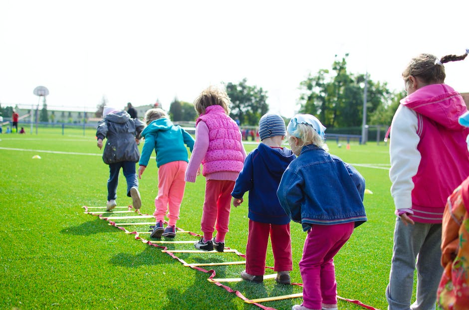 An image showing children engaging in physical activities and making healthy food choices, promoting a healthier lifestyle