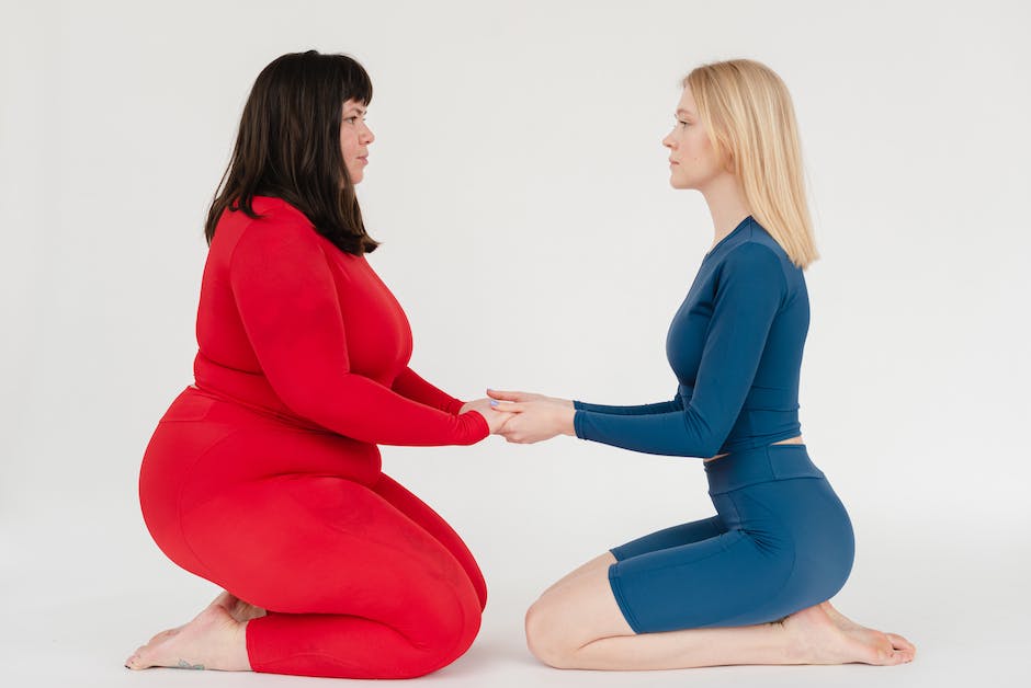 two women motivating each other for weight loss 